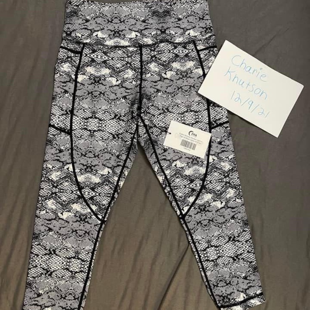 Zyia cobra metallic LNT size 6-8